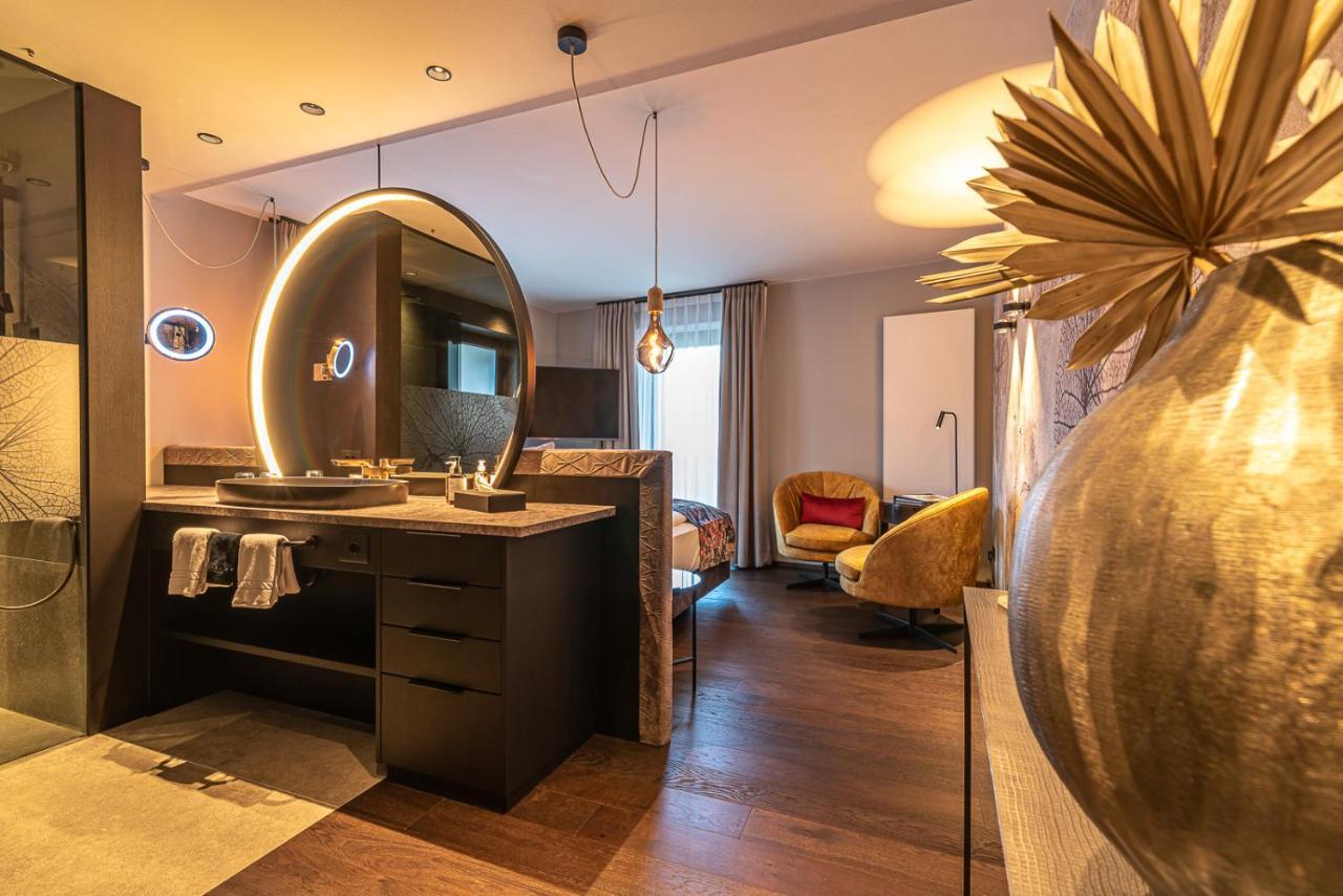 Hotel Zum Mohren Tesimo Bagian luar foto