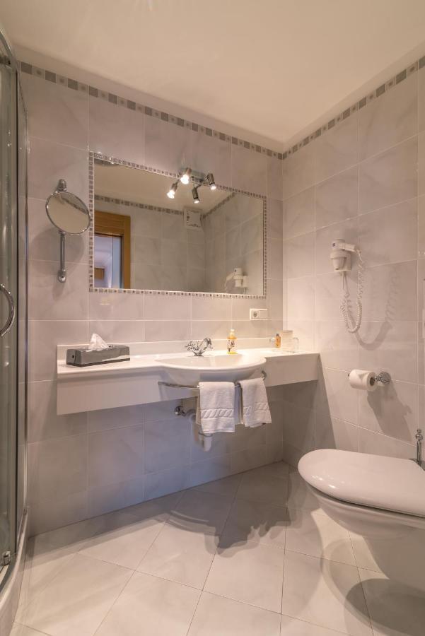 Hotel Zum Mohren Tesimo Bagian luar foto